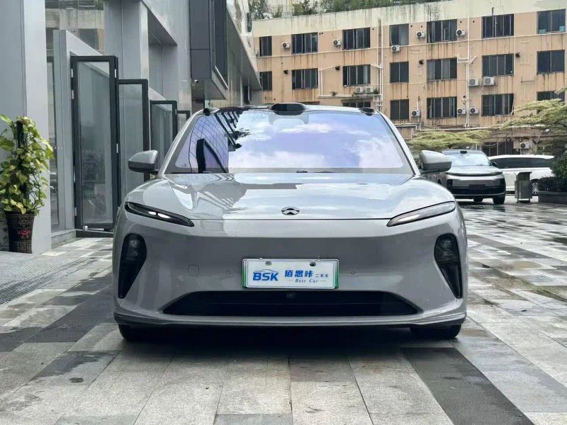 Nio et5