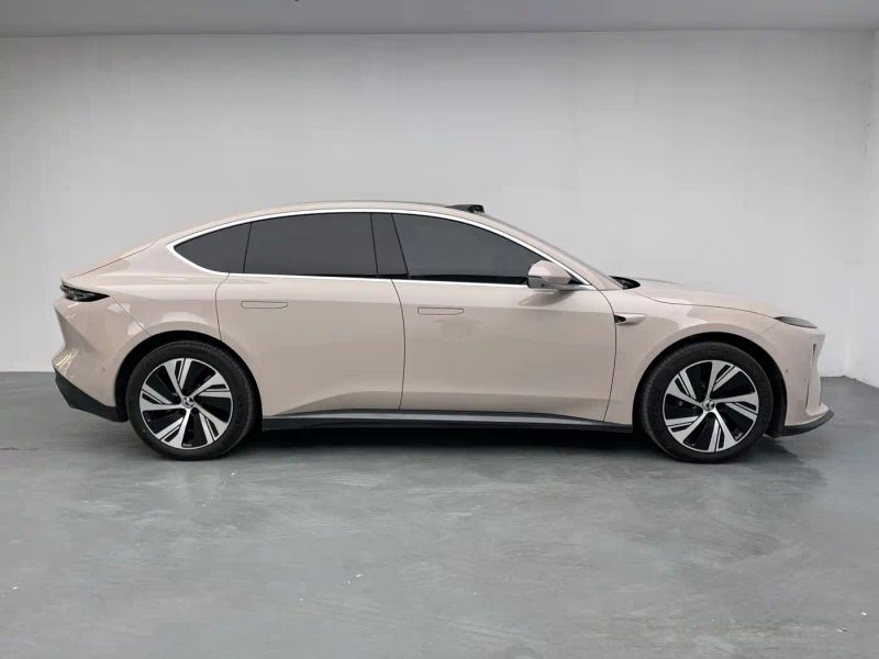 Nio et5