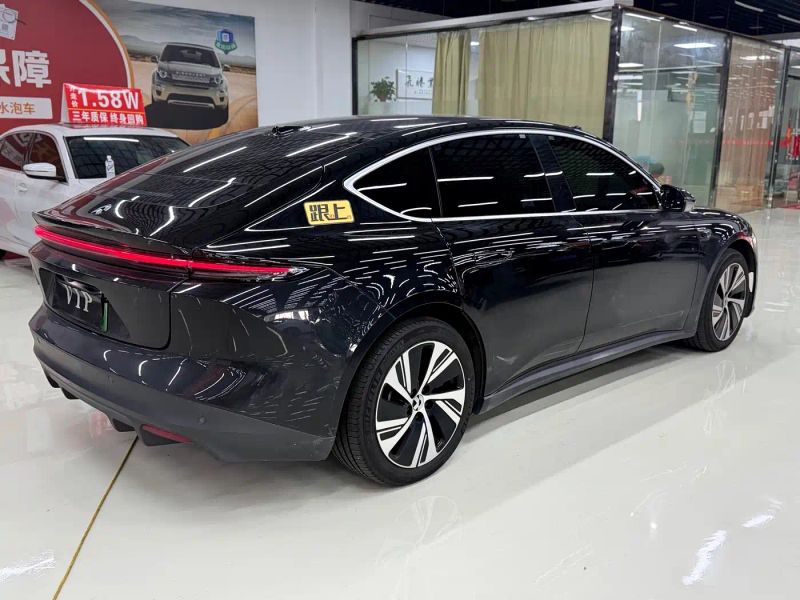 Nio et5