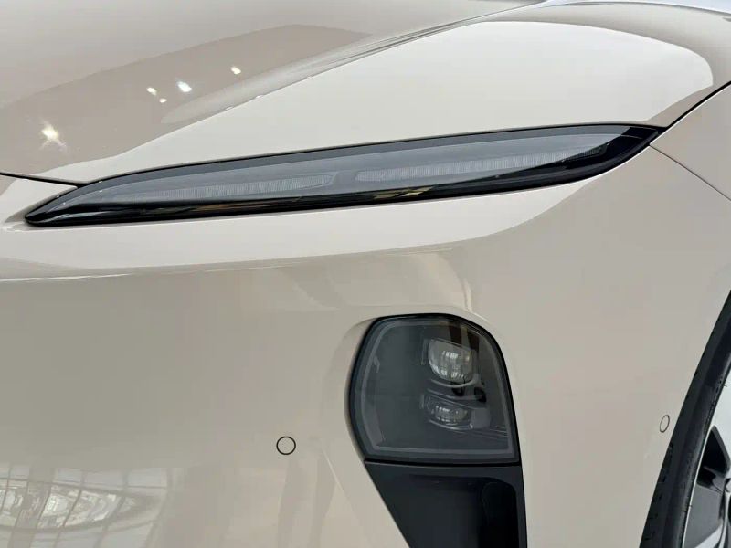 Nio et5