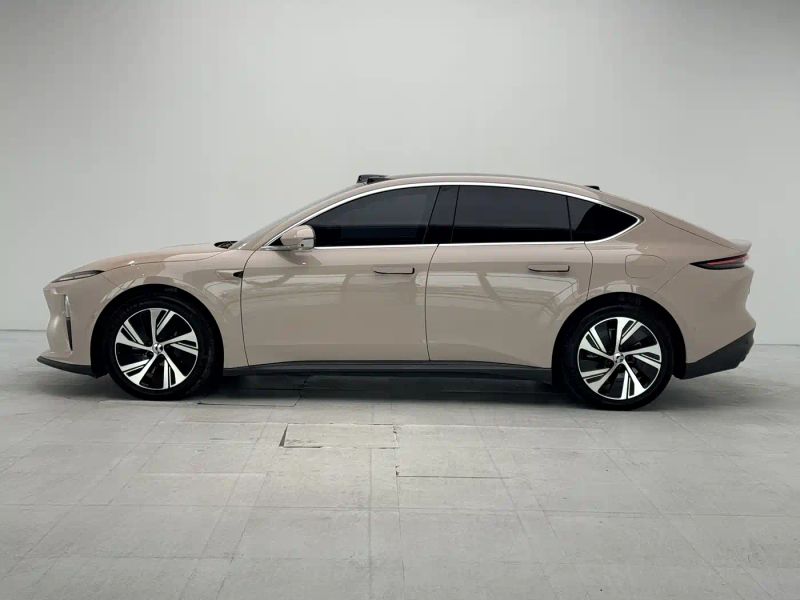 Nio et5