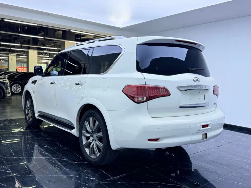 Infiniti QX80