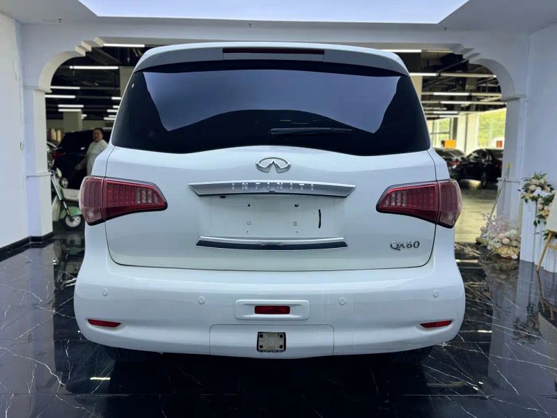 Infiniti QX80