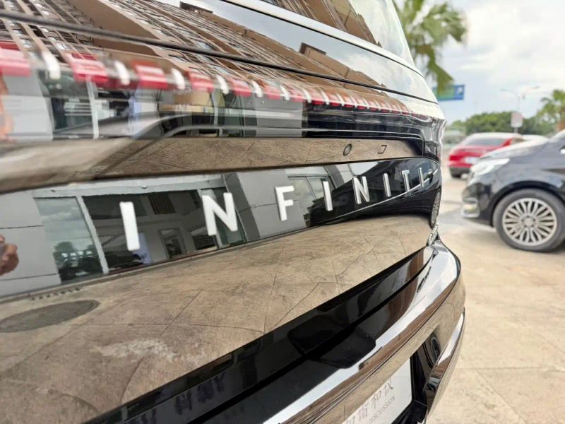 Infiniti QX
