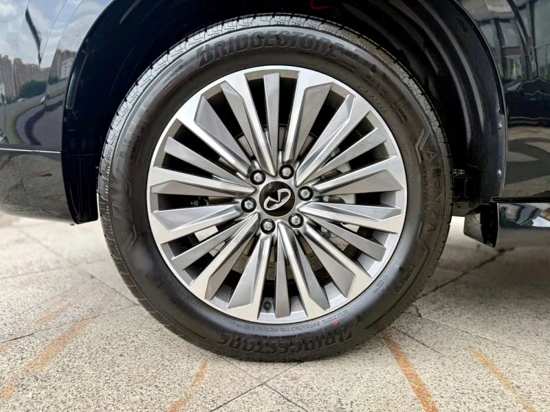 Infiniti QX