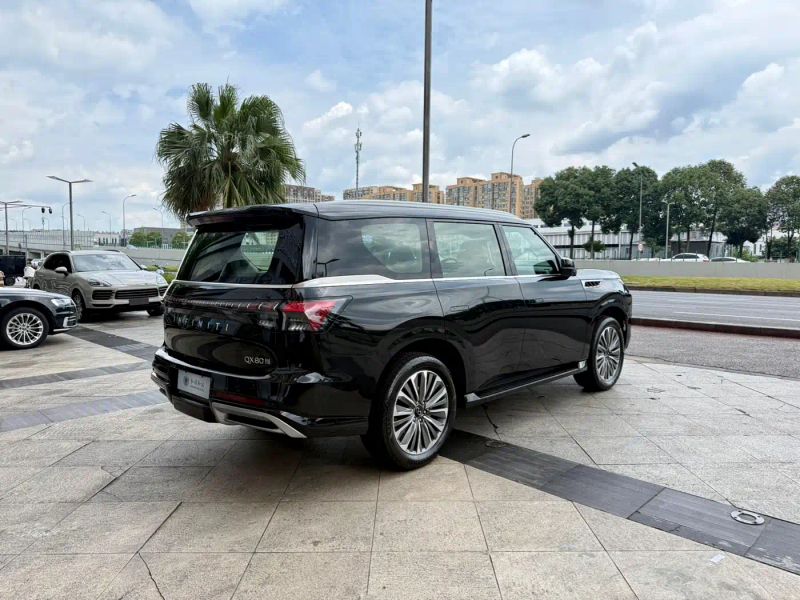 Infiniti QX