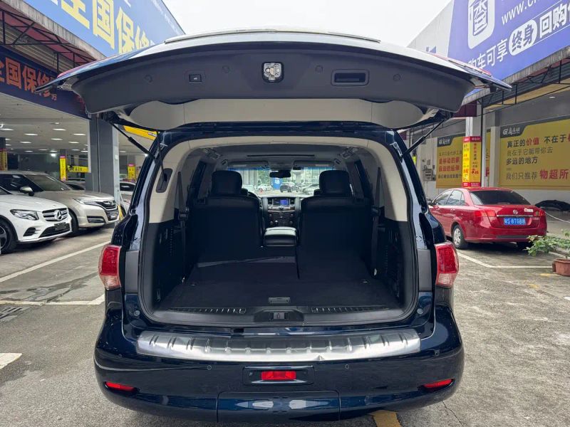 Infiniti QX80