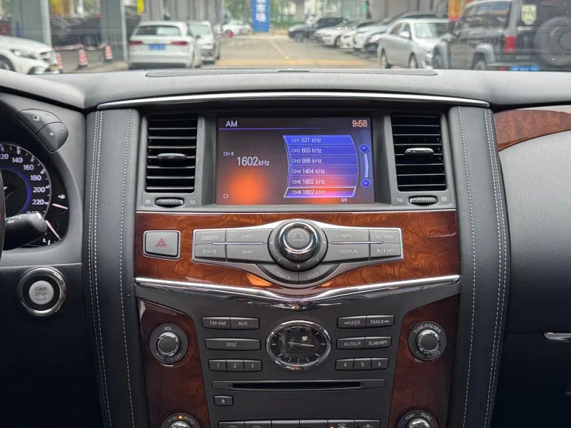 Infiniti QX80