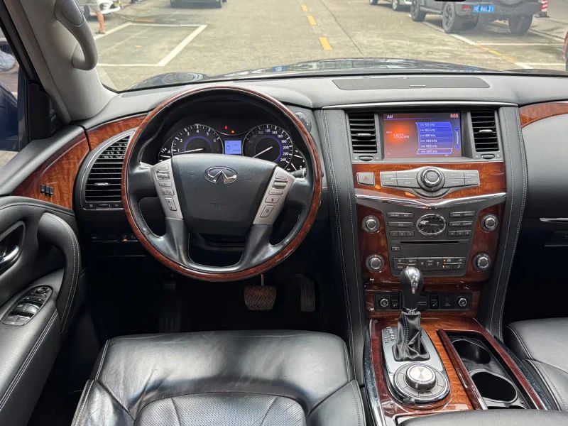 Infiniti QX80