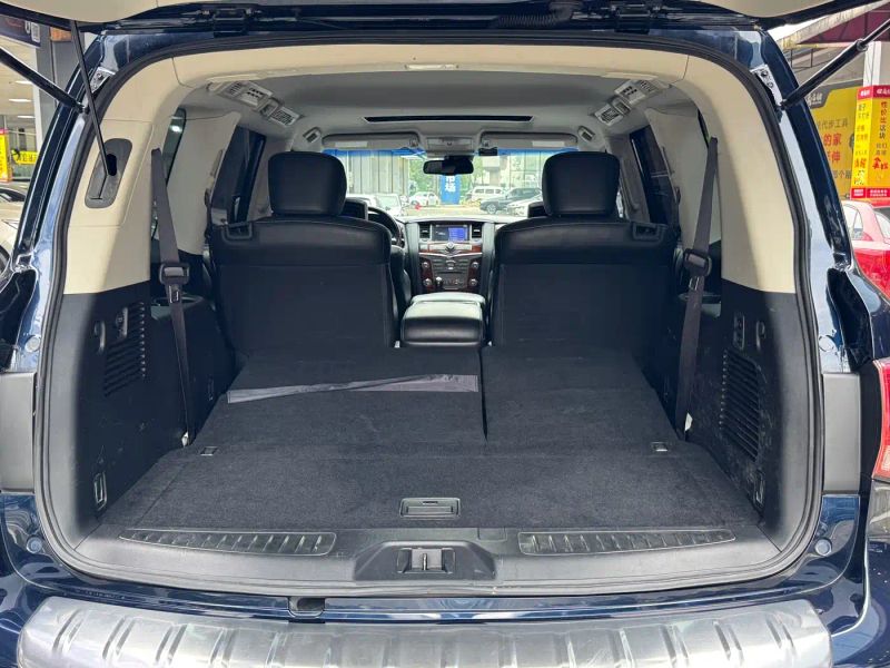 Infiniti QX80