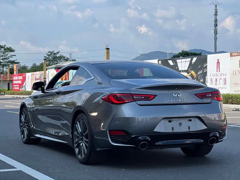 Infiniti Q60