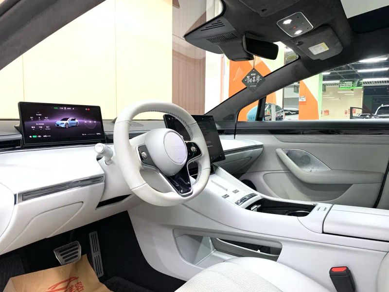 Luxeed 智界s7