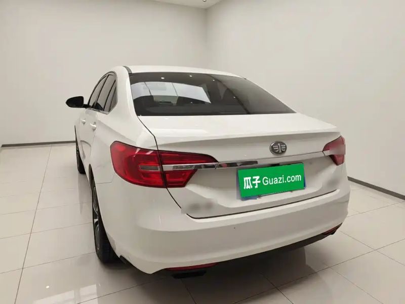 senya sedan