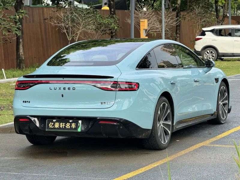 Luxeed 智界s7