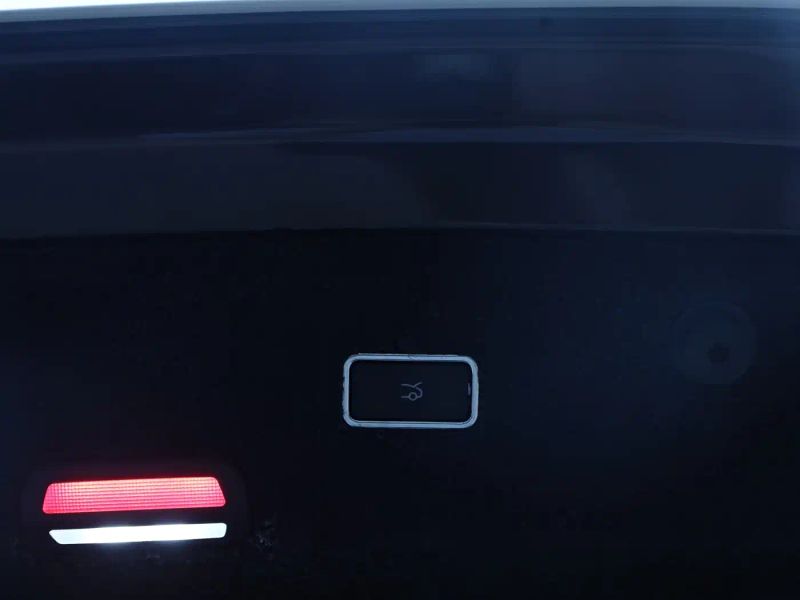 Zun_jie suv