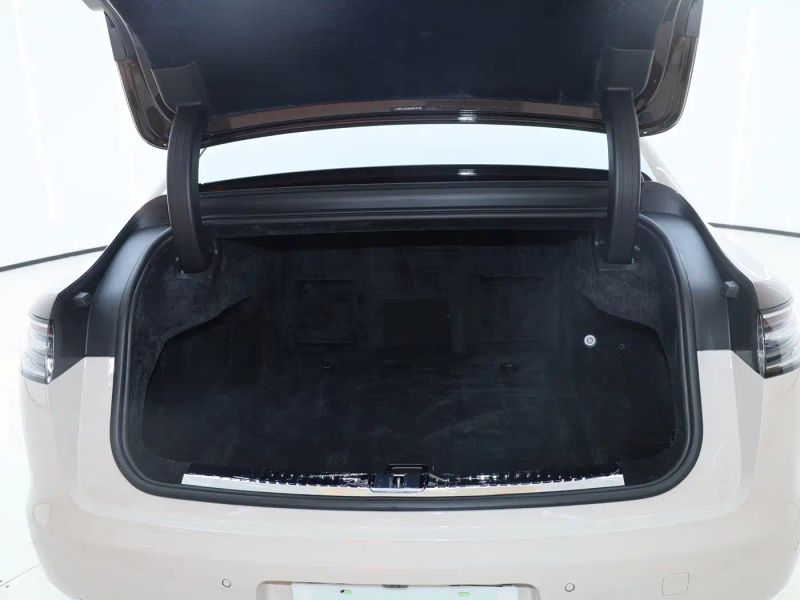 Zun_jie suv