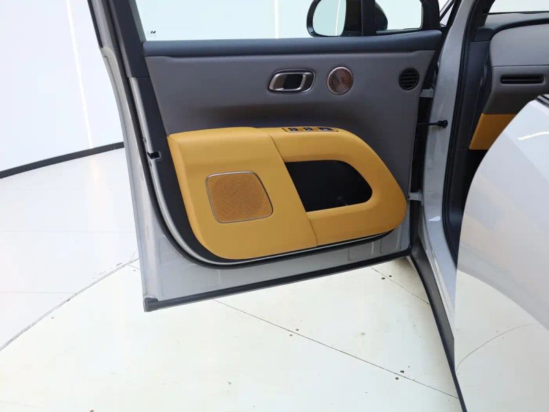 li li-xiang-i8