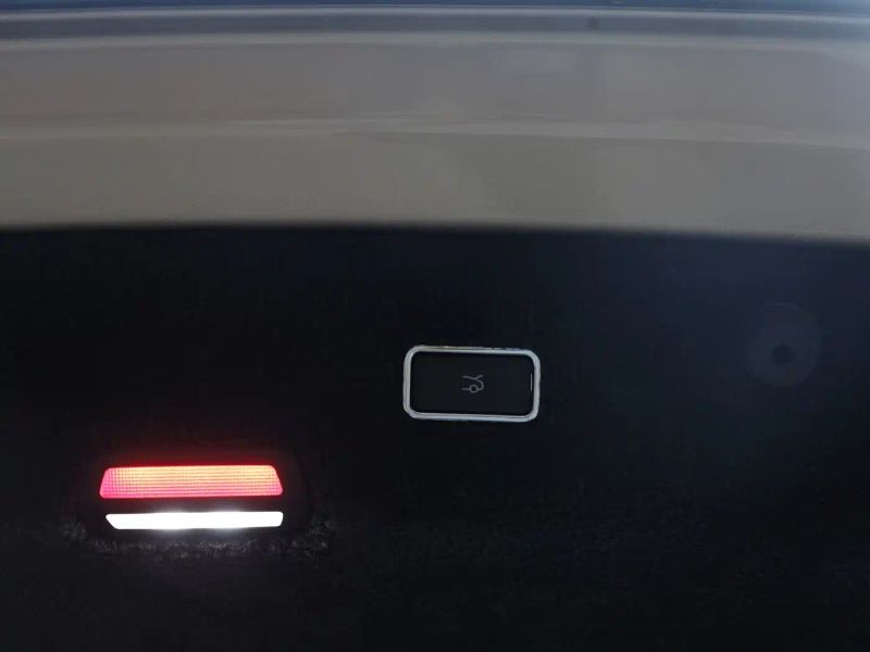 Zun_jie suv