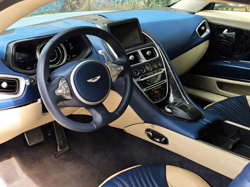 Aston-martin aston-martin-db11