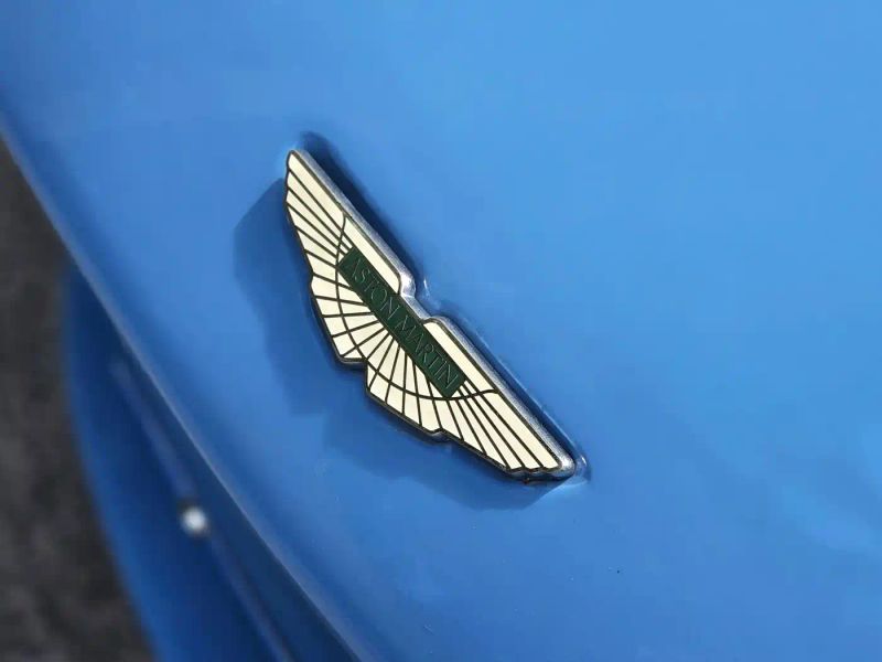 Aston-martin aston-martin-db11
