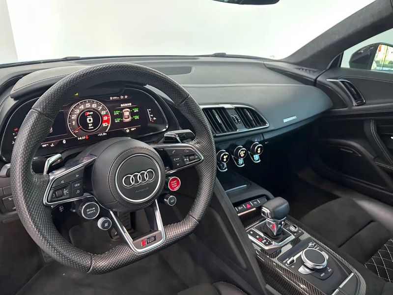 Audi R8