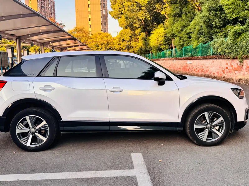 Audi q2l