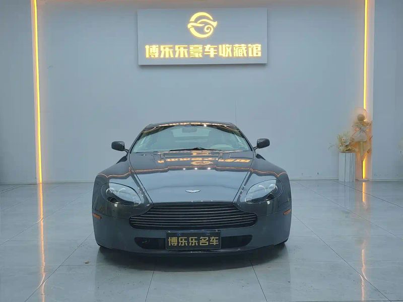 Aston-martin v8_vantage