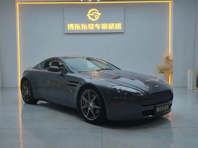 Aston-martin v8_vantage