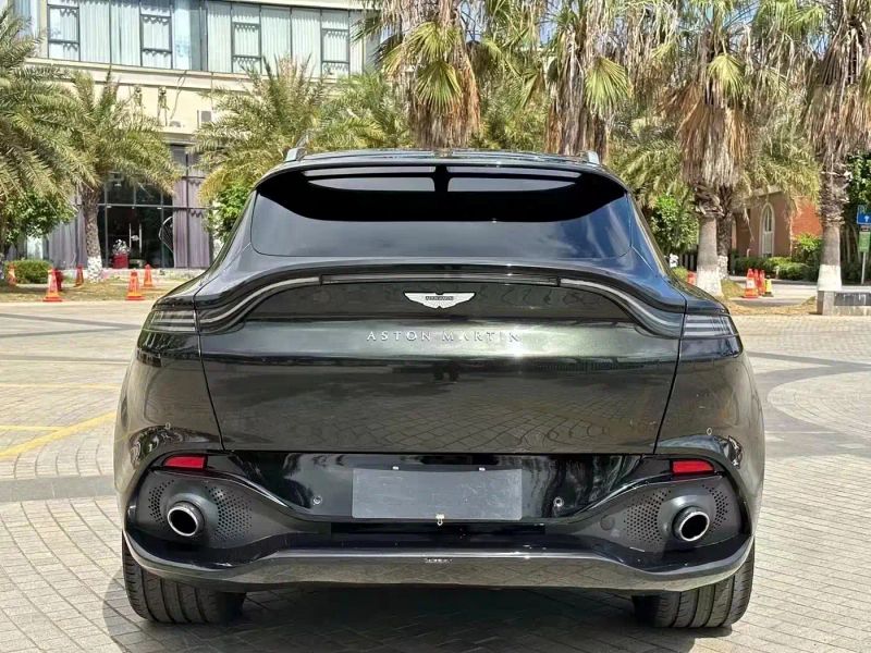 Aston-martin dbx