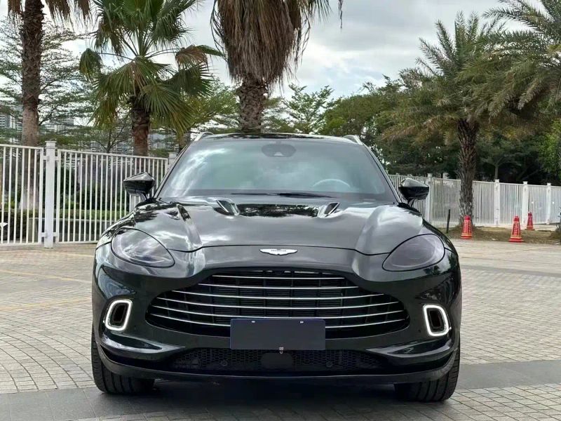 Aston-martin dbx