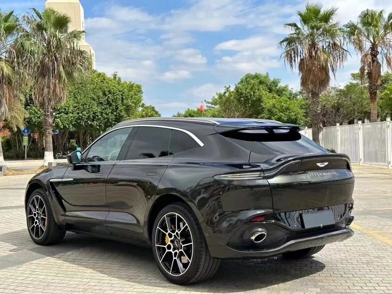Aston-martin dbx