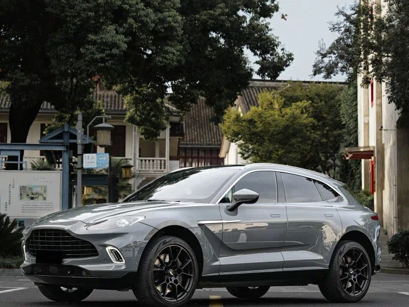 Aston-martin dbx