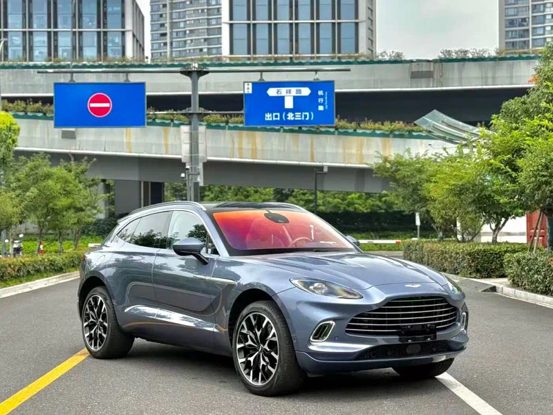 Aston-martin dbx
