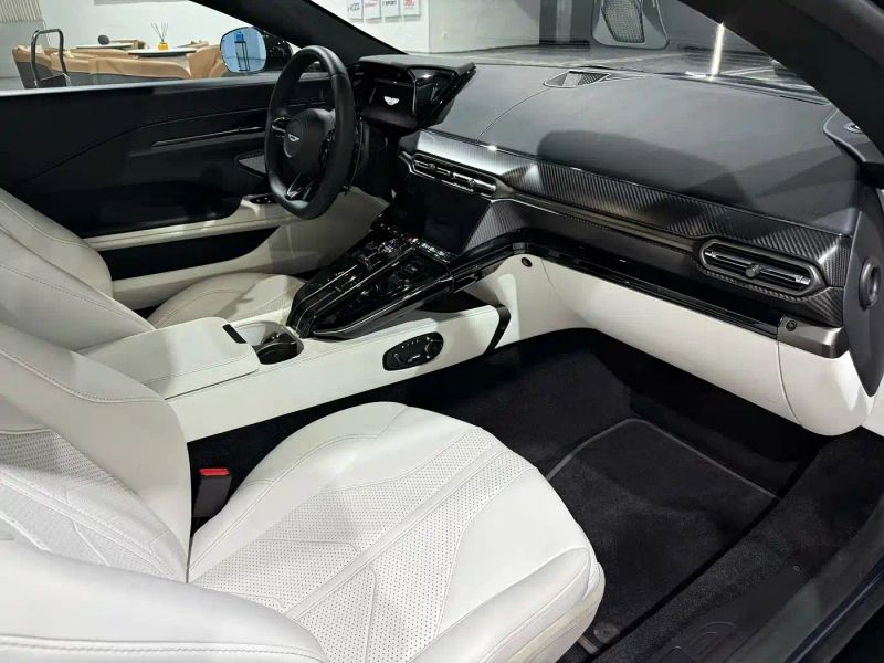 Aston-martin vantage
