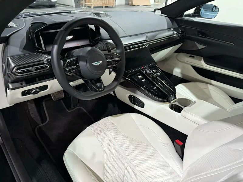 Aston-martin vantage