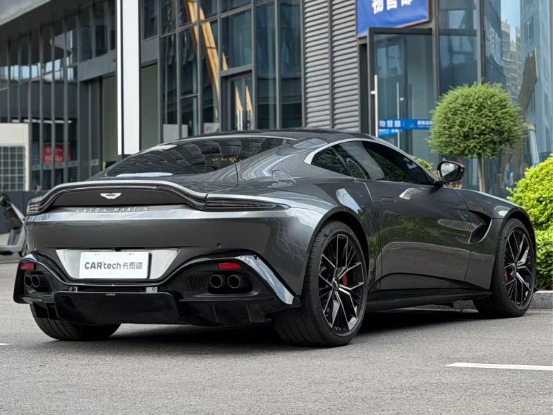 Aston-martin vantage
