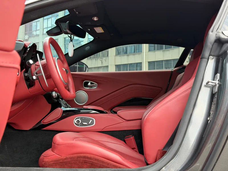 Aston-martin vantage