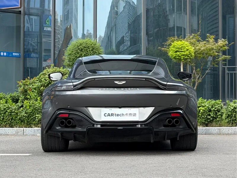 Aston-martin vantage