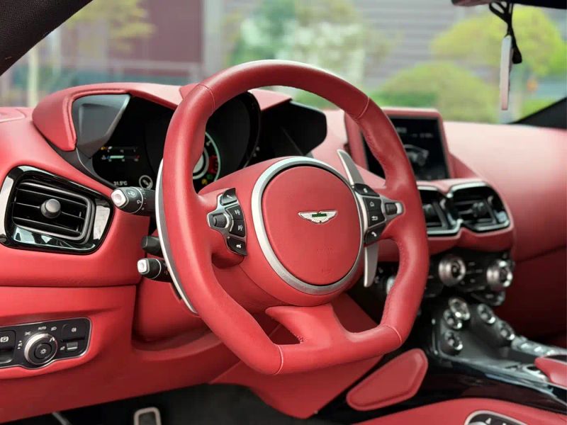 Aston-martin vantage