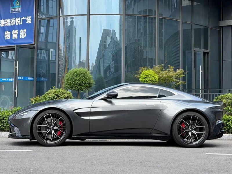 Aston-martin vantage