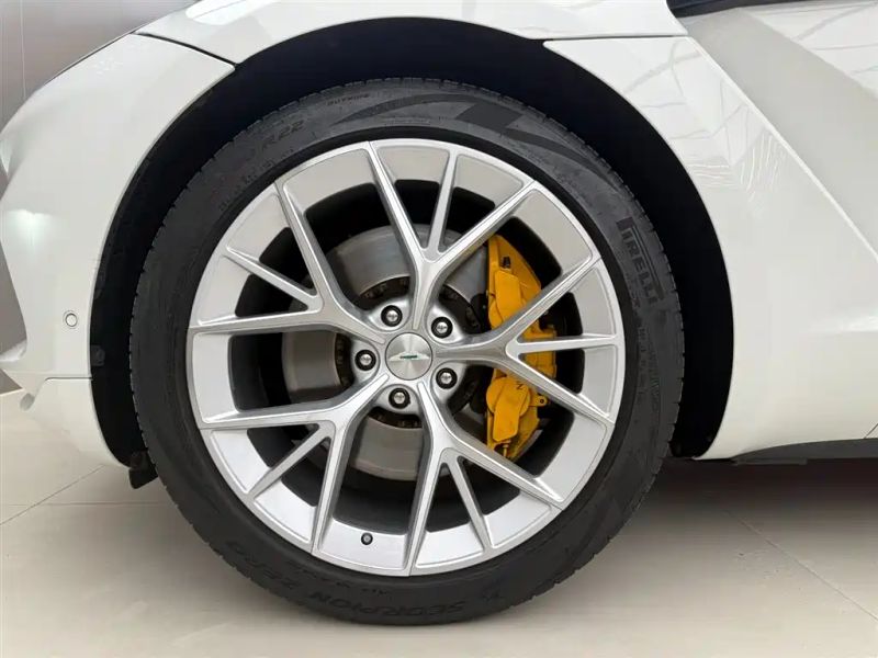 Aston-martin dbx