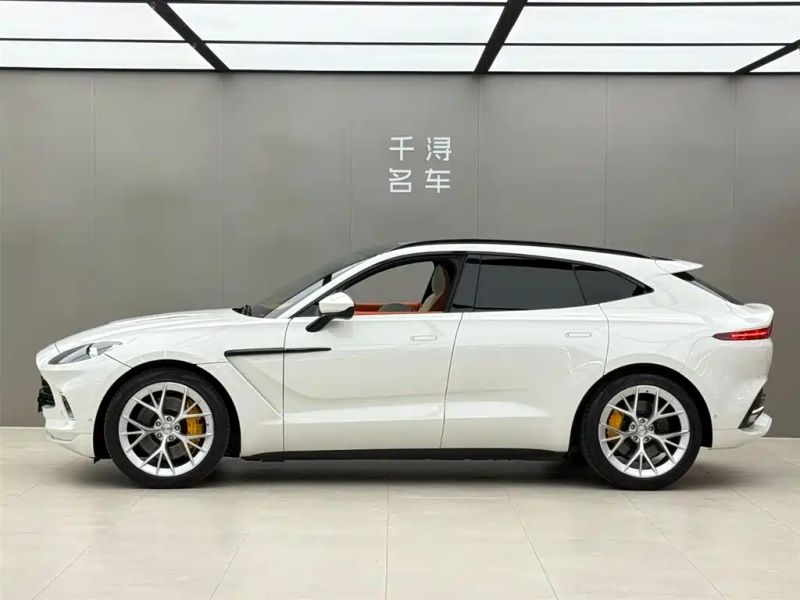 Aston-martin dbx