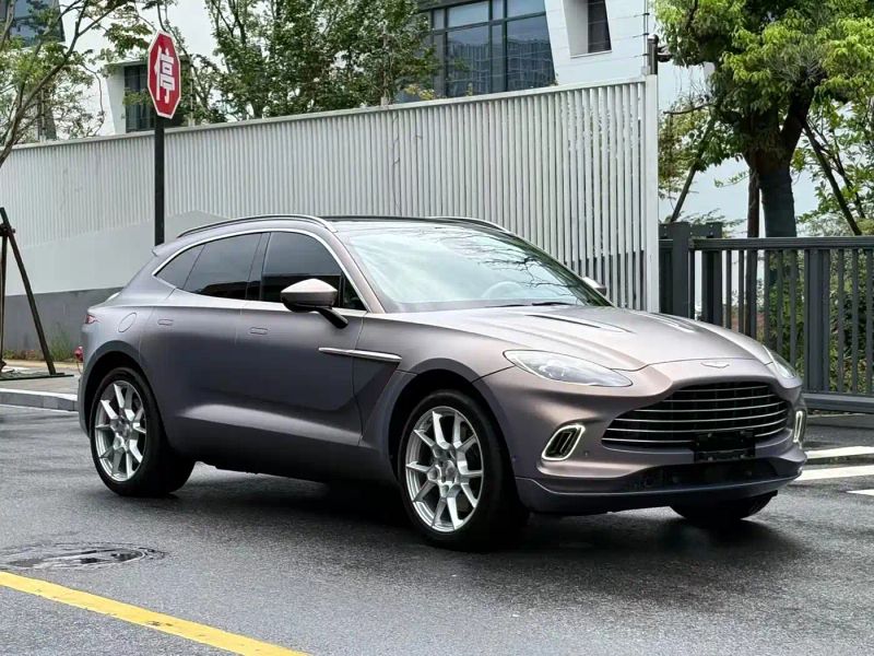 Aston-martin dbx