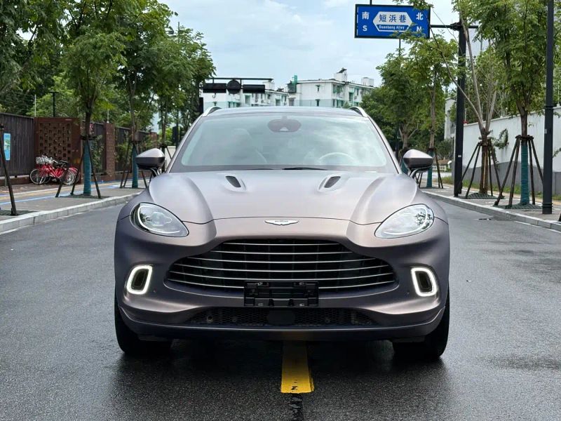 Aston-martin dbx