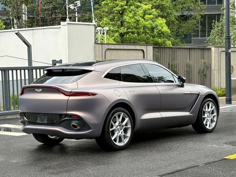 Aston-martin dbx