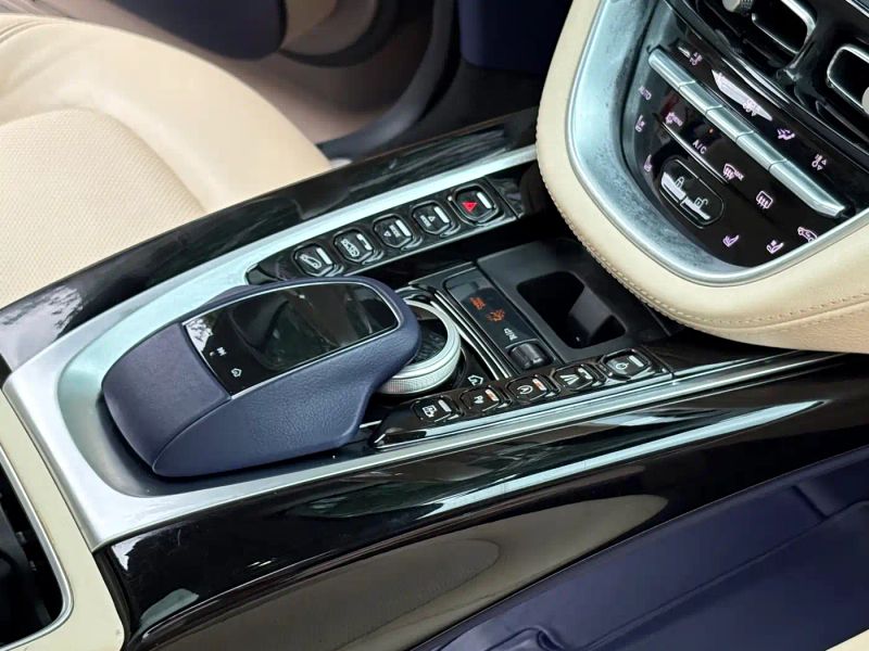 Aston-martin dbx