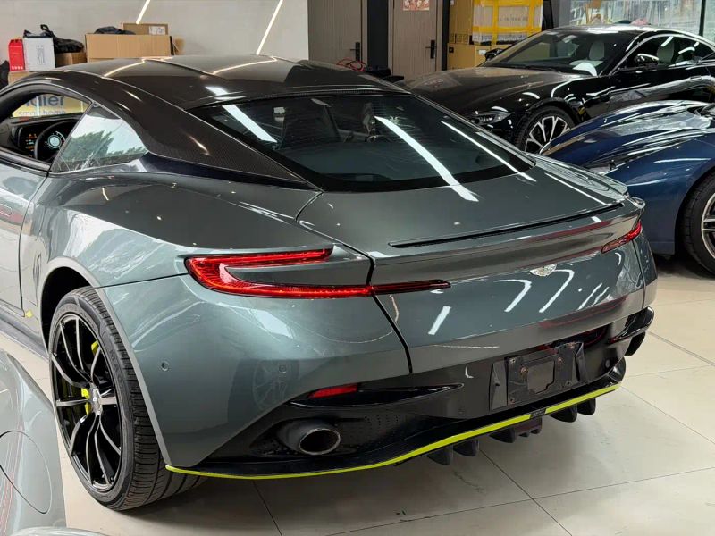 Aston-martin db