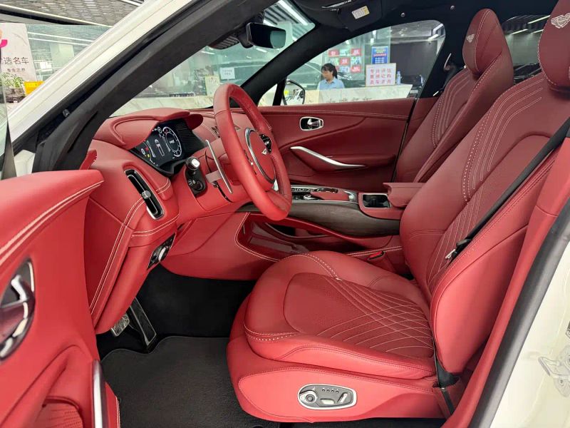 Aston-martin dbx