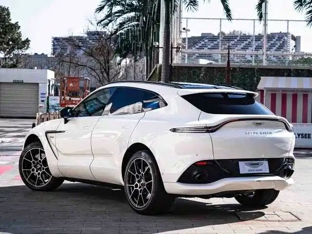 Aston-martin dbx