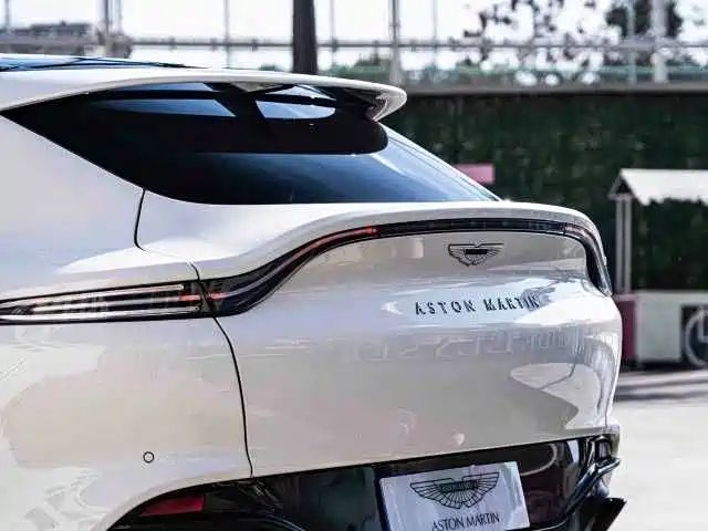 Aston-martin dbx